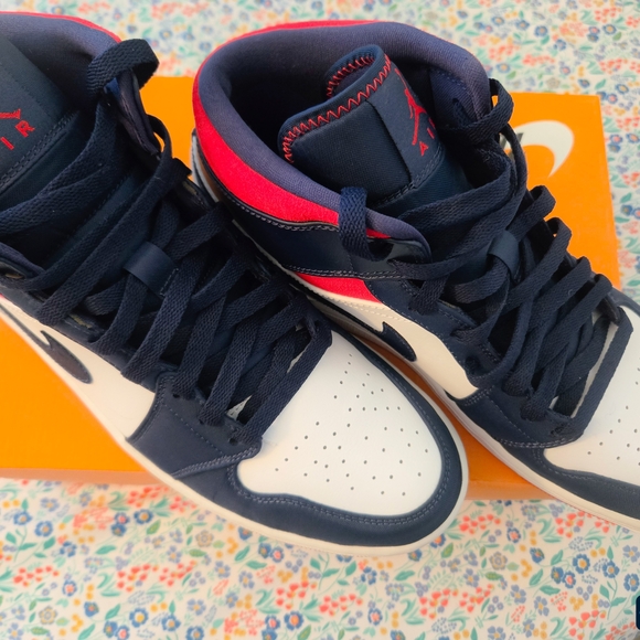 Nike Blue and Red Athletic Shoes High-Top Design